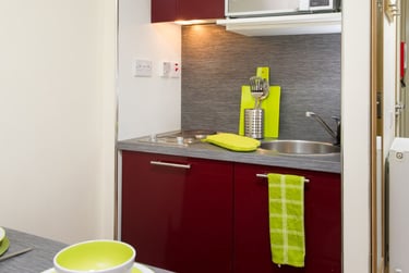 Silver Studio at Quebec House, 1 Cromwell Road, Kingston upon Thames, Kingston, KT26BJ - Image 2